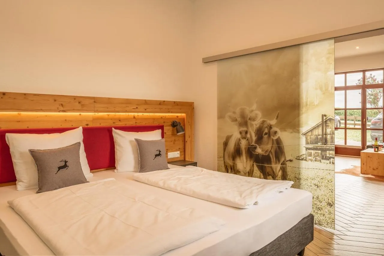Hotel Chiemseepanorama Gstadt am Chiemsee 3*,
