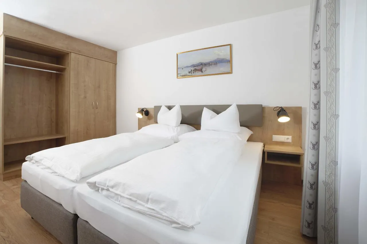 Hotel Chiemseepanorama Gstadt am Chiemsee 3*,  Německo